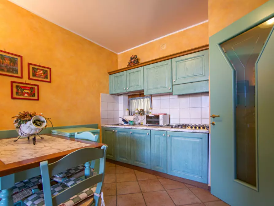 Immagine 6 di Appartamento in vendita  a Desenzano Del Garda