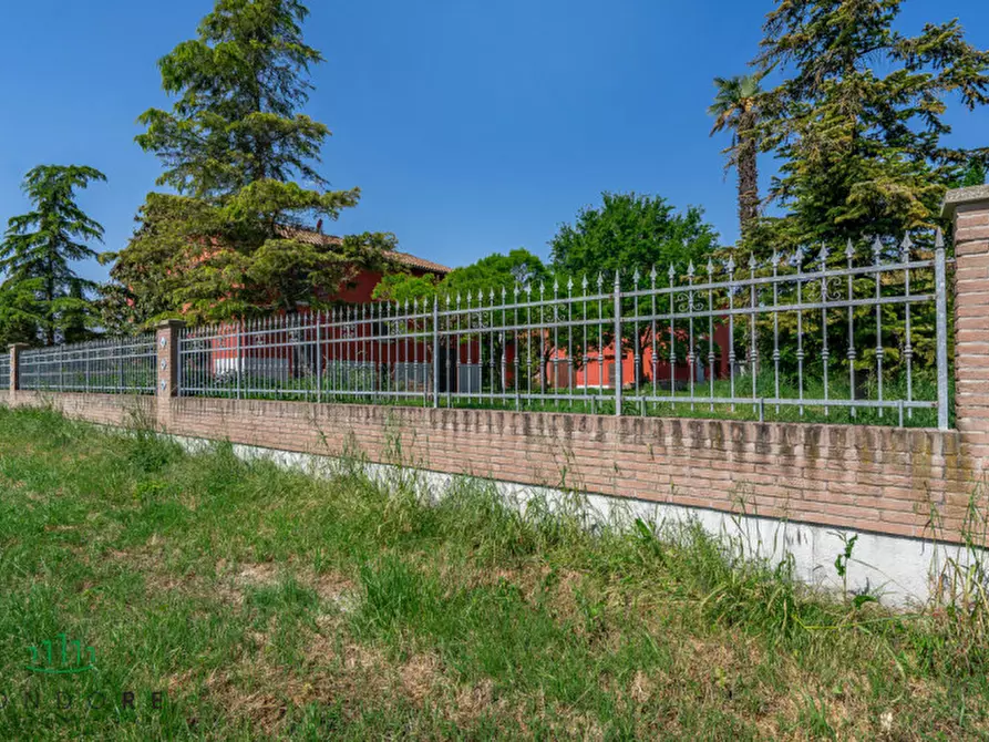 Immagine 21 di Attività commerciale in vendita  in Via Cacciatori a Crevalcore