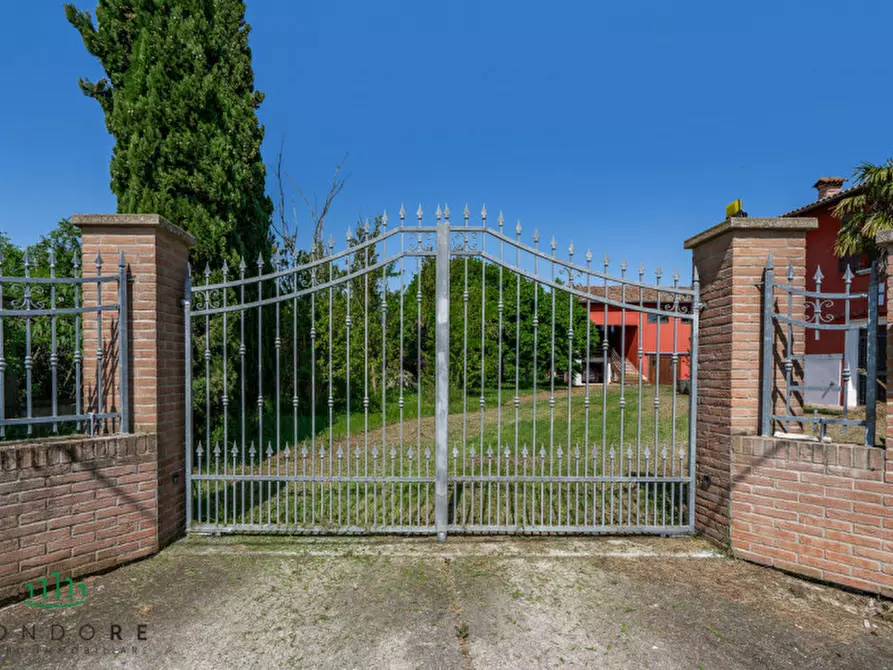 Immagine 30 di Attività commerciale in vendita  in Via Cacciatori a Crevalcore