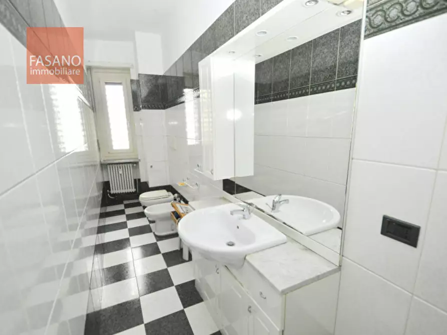 Immagine 15 di Appartamento in affitto  in Via Ugo Foscolo a Torino