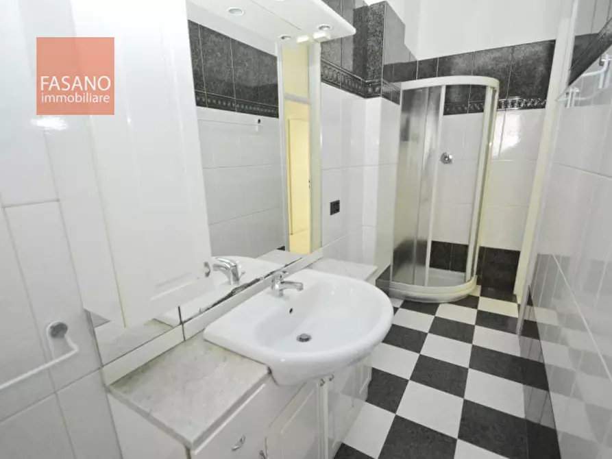 Immagine 16 di Appartamento in affitto  in Via Ugo Foscolo a Torino