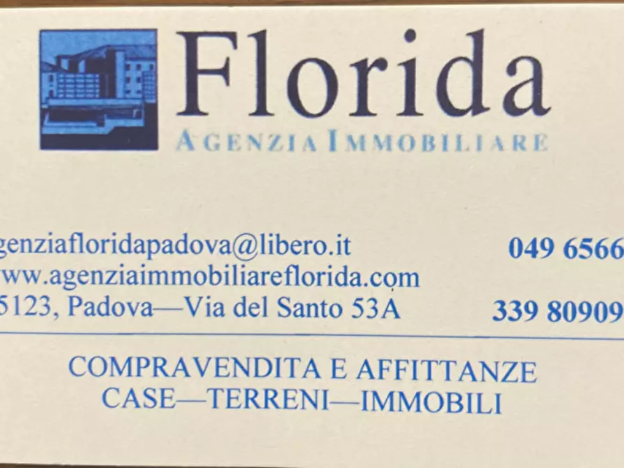 Immagine 1 di Garage in vendita  in via venezia a Padova