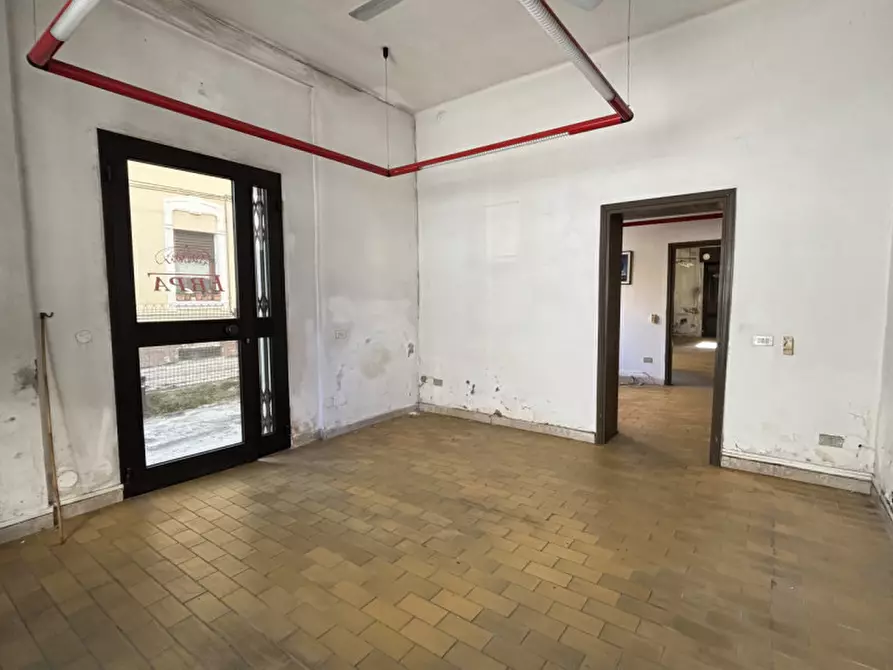 Immagine 1 di Laboratorio in vendita  in Via Pietro Cossali a Verona