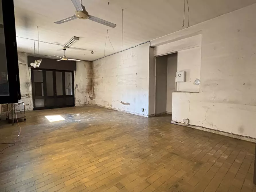 Immagine 7 di Laboratorio in vendita  in Via Pietro Cossali a Verona