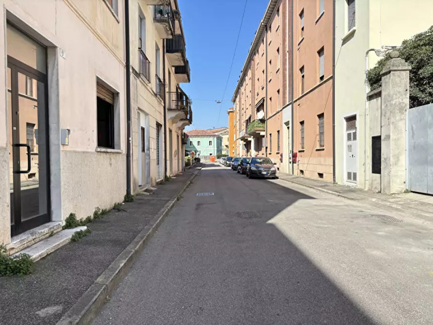 Immagine 13 di Laboratorio in vendita  in Via Pietro Cossali a Verona