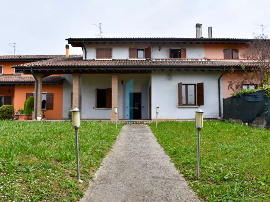 Immagine 1 di Villetta a schiera in vendita  a Torbole Casaglia