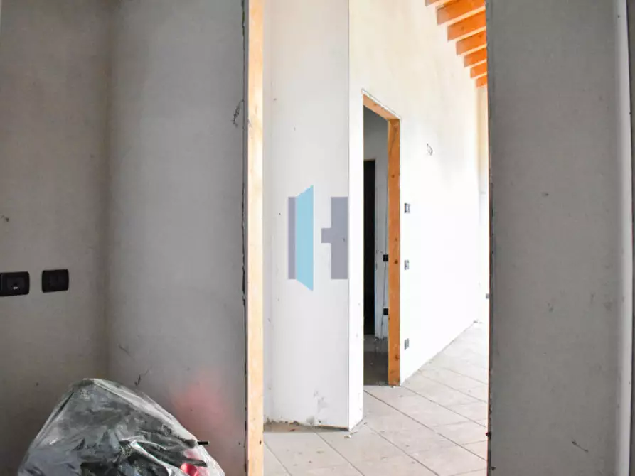 Immagine 38 di Villetta a schiera in vendita  a Torbole Casaglia