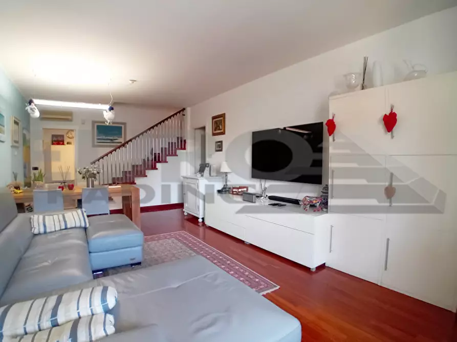 Immagine 2 di Villetta a schiera in vendita  in Via Roma a Casier