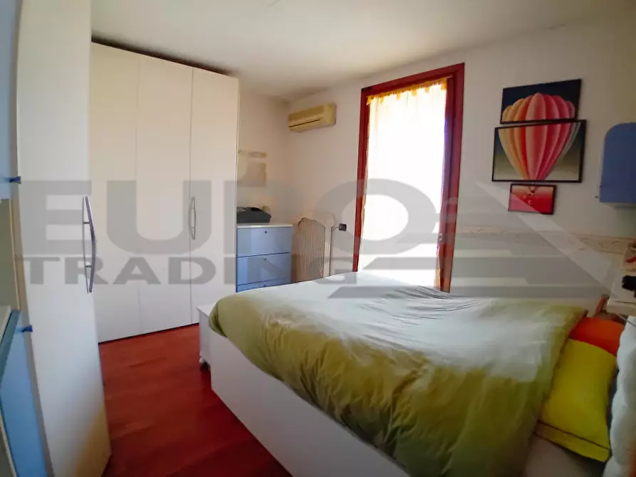 Immagine 22 di Villetta a schiera in vendita  in Via Roma a Casier