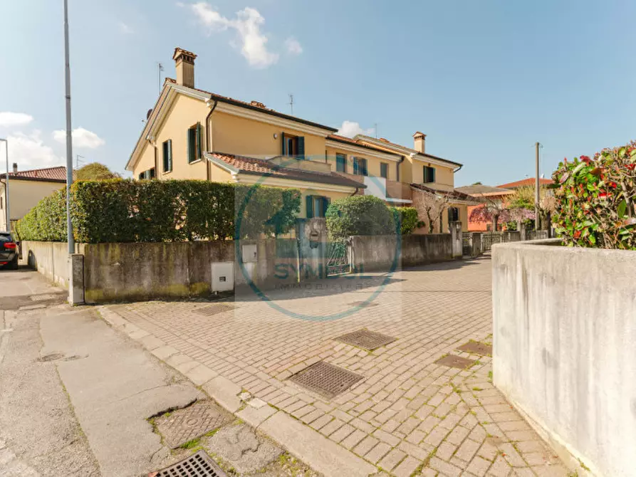 Immagine 17 di Casa trifamiliare in vendita  in Via Rossignago a Spinea