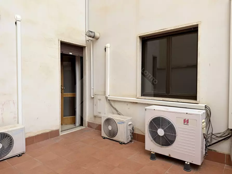 Immagine 10 di Ufficio in affitto  in Galleria Di Via Giovanni Boccaccio a Andria
