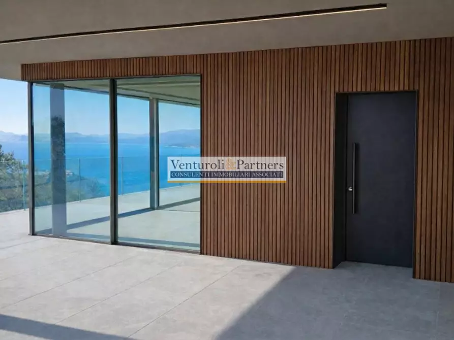 Immagine 1 di Appartamento in vendita  in Via Sant'Ambrogio a Toscolano-Maderno