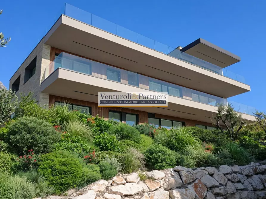 Immagine 3 di Appartamento in vendita  in Via Sant'Ambrogio a Toscolano-Maderno