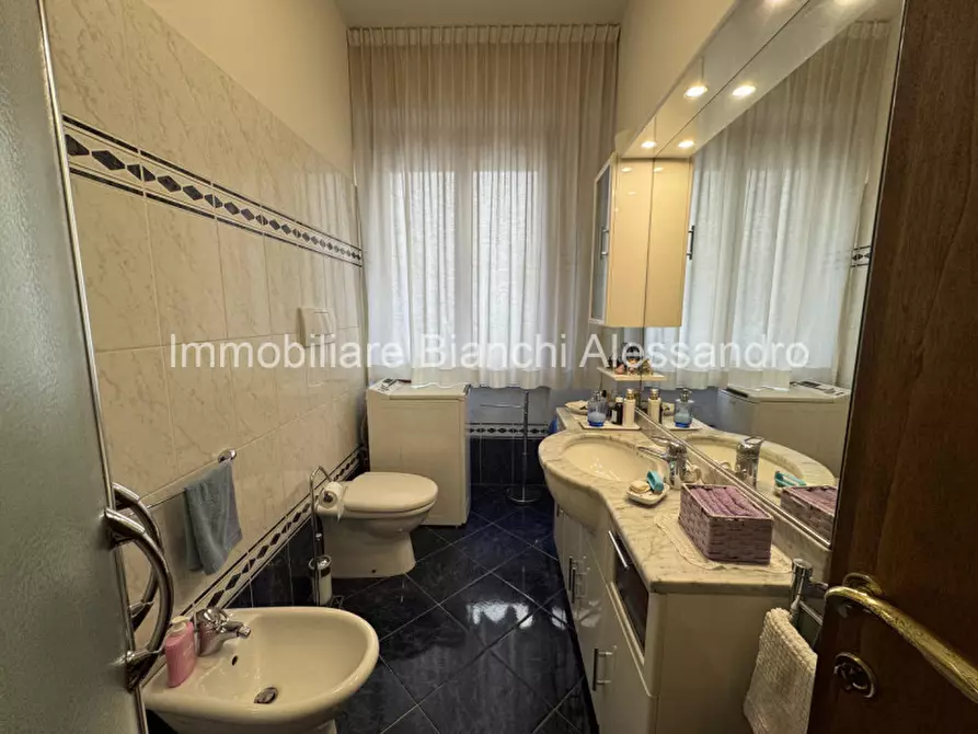 Immagine 11 di Appartamento in vendita  in Via Dogali a Firenze