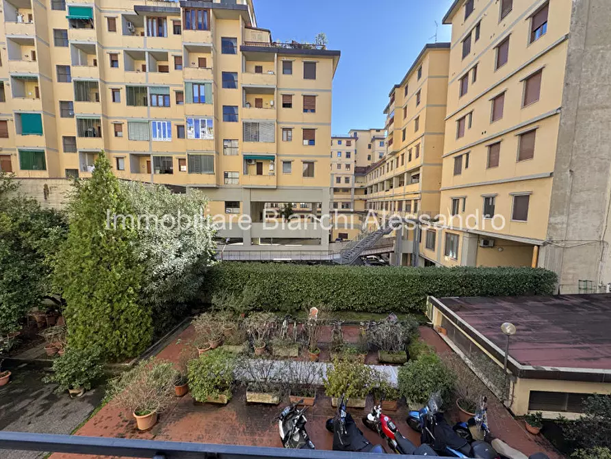 Immagine 12 di Appartamento in vendita  in Via Dogali a Firenze