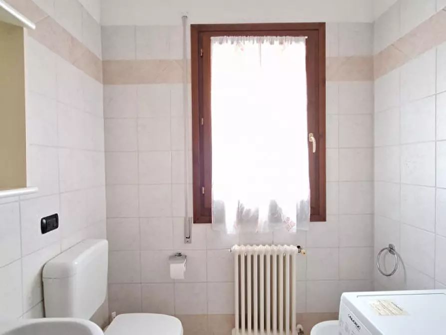 Immagine 12 di Appartamento in vendita  in Corso del Popolo a Rovigo