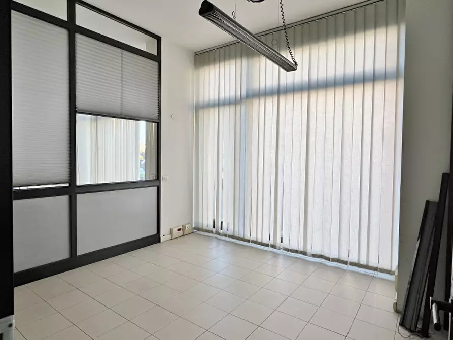 Immagine 4 di Negozio in affitto  in Via dei Cappuccini a Vicenza