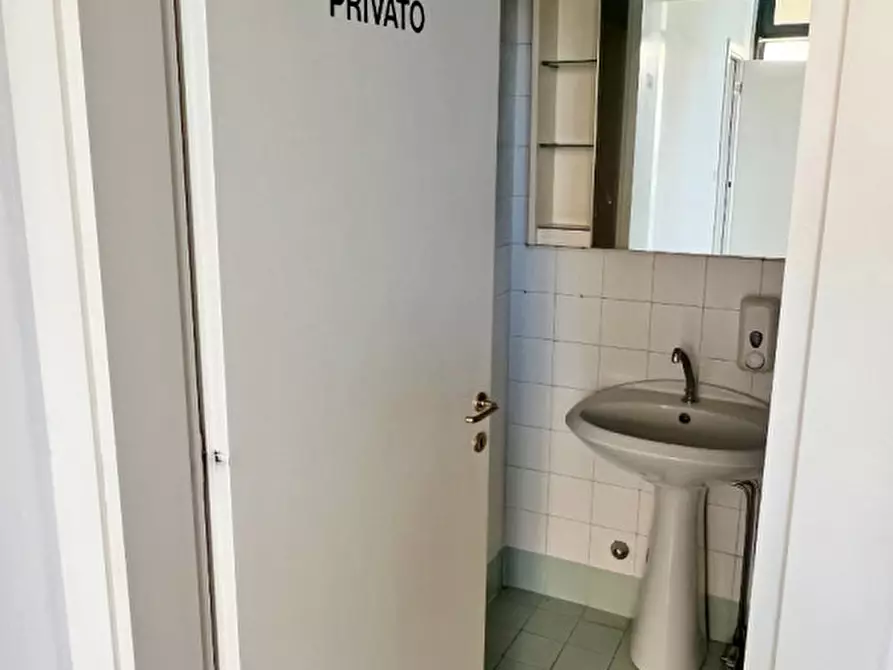 Immagine 17 di Negozio in affitto  in Via dei Cappuccini a Vicenza