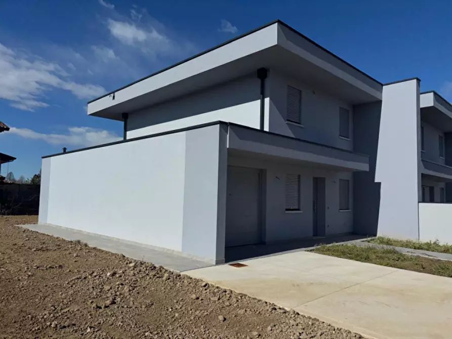 Immagine 1 di Casa quadrifamiliare in vendita  in Viale Trieste a Fiume Veneto