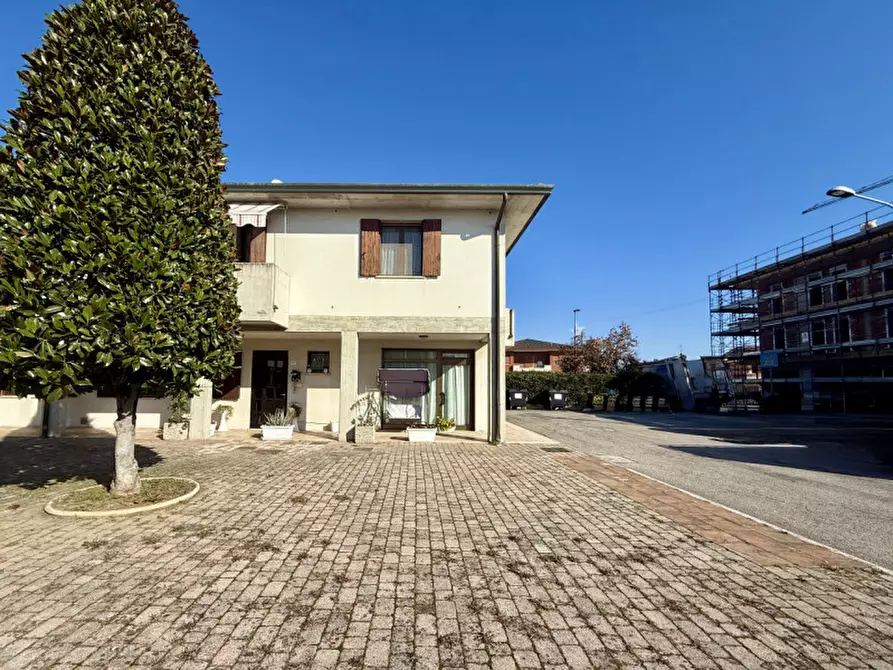 Immagine 1 di Villetta a schiera in vendita  in Via Ponticello a Este