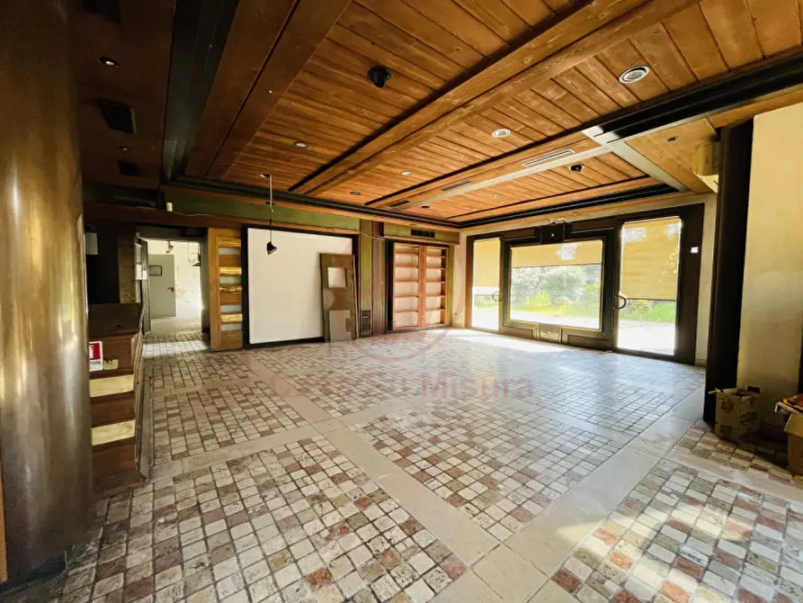 Immagine 1 di Negozio in vendita  in Via Rigotti a Cadoneghe