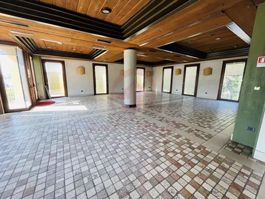 Immagine 9 di Negozio in vendita  in Via Rigotti a Cadoneghe