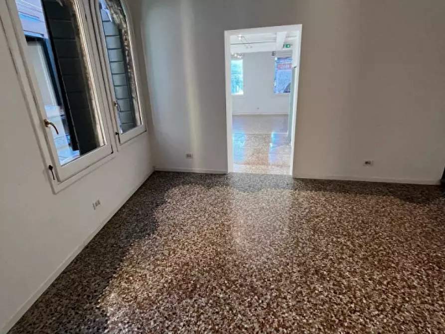 Immagine 2 di Ufficio in affitto  in PONTE DI RIALTO a Venezia