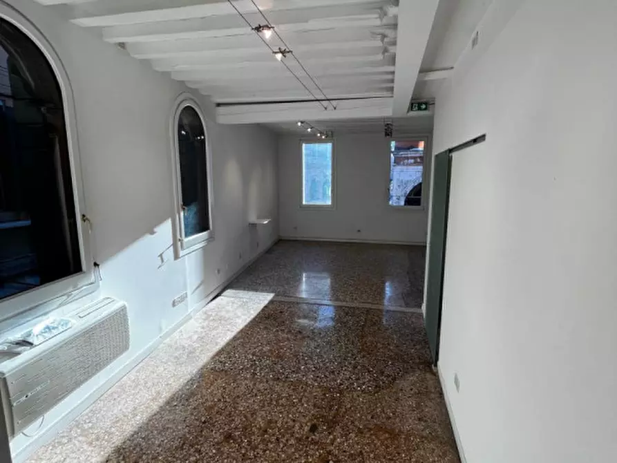 Immagine 4 di Ufficio in affitto  in PONTE DI RIALTO a Venezia