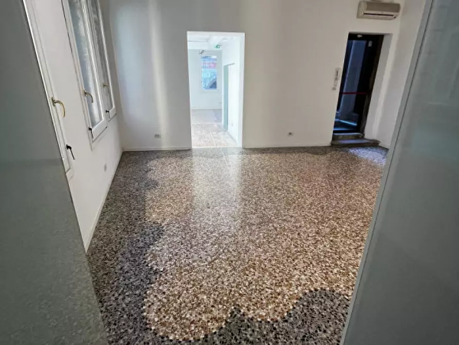 Immagine 8 di Ufficio in affitto  in PONTE DI RIALTO a Venezia