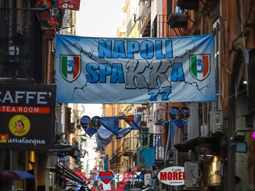 Immagine 5 di Appartamento in affitto  in via caracciolo 16 a Napoli