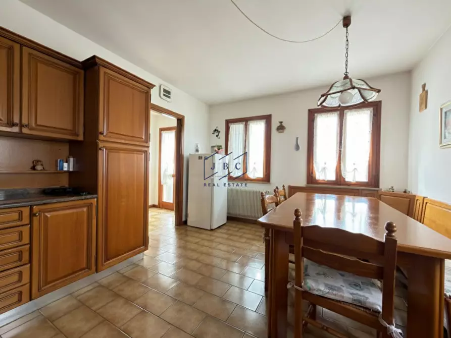 Immagine 4 di Casa bifamiliare in vendita  in Via Pinesi a Ormelle