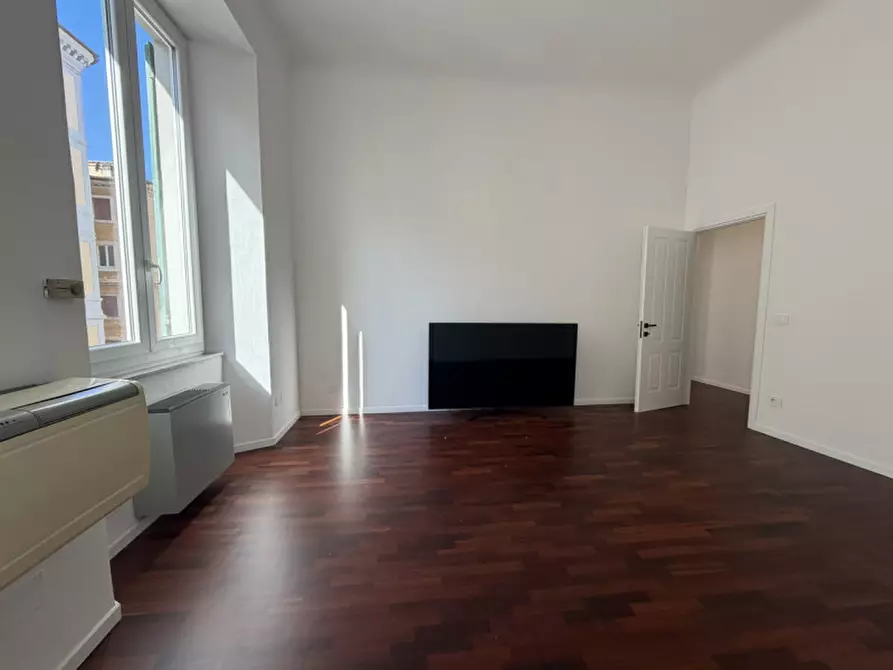 Immagine 2 di Appartamento in vendita  in Corso Garibaldi a Ancona