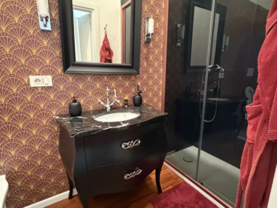 Immagine 16 di Appartamento in vendita  in Corso Garibaldi a Ancona