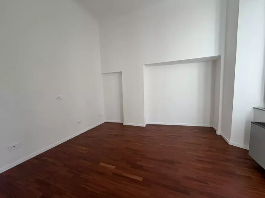 Immagine 19 di Appartamento in vendita  in Corso Garibaldi a Ancona