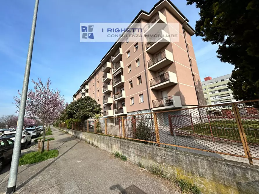 Immagine 1 di Appartamento in vendita  in VIA MONREALE a Verona
