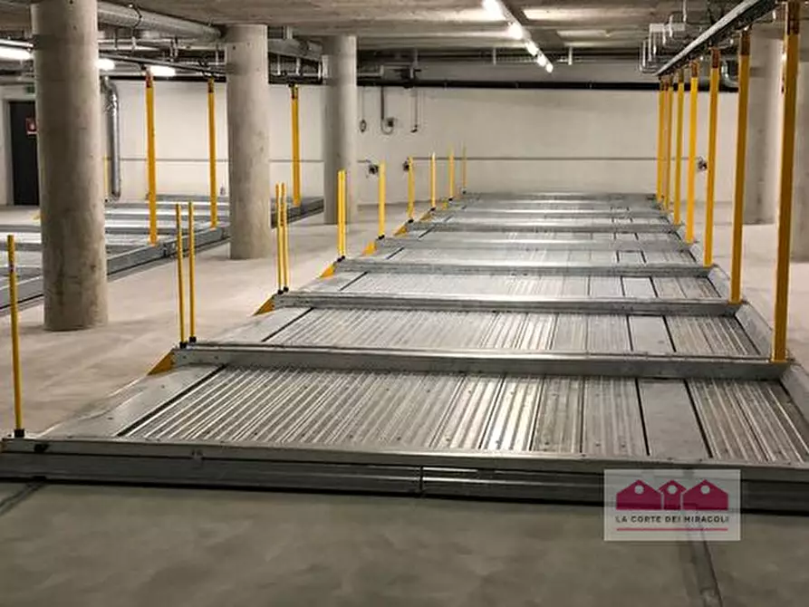 Immagine 4 di Posto auto in vendita  in Corso Andrea Palladio a Vicenza