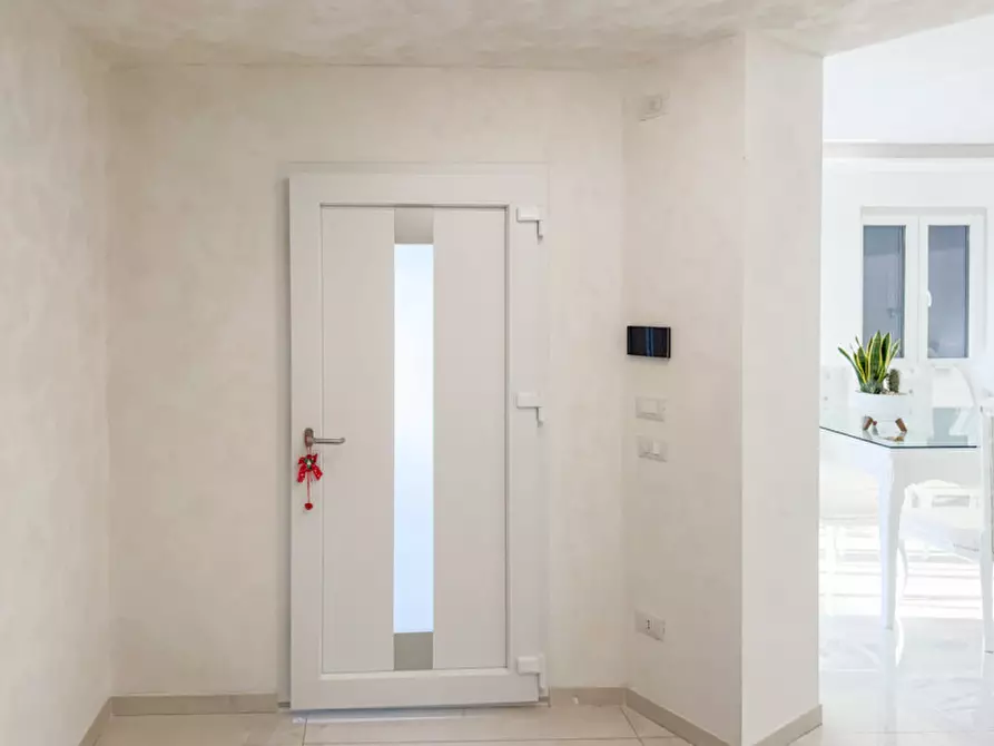 Immagine 2 di Casa bifamiliare in vendita  in Via Trieste a Trevignano