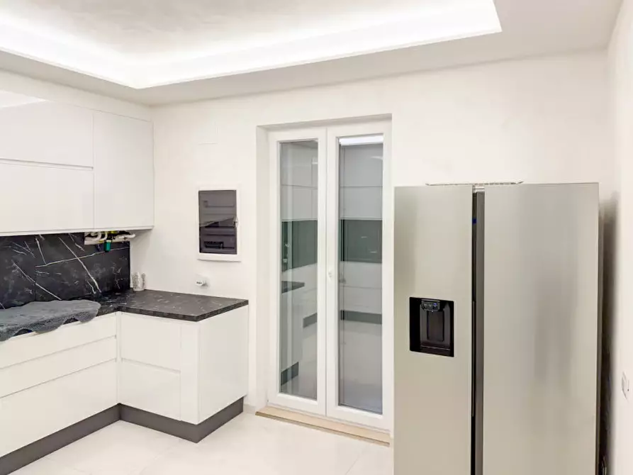 Immagine 7 di Casa bifamiliare in vendita  in Via Trieste a Trevignano