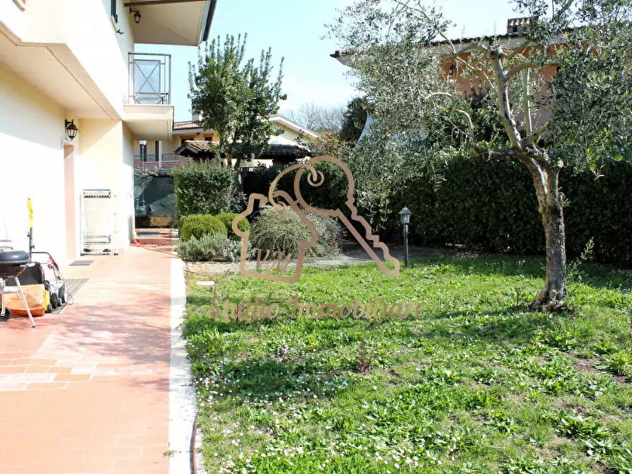 Immagine 10 di Casa bifamiliare in affitto  in Via Terre dei Consoli, 1 a Monterosi