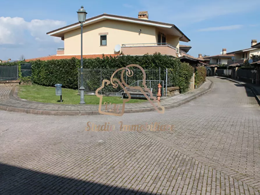 Immagine 26 di Casa bifamiliare in affitto  in Via Terre dei Consoli, 1 a Monterosi