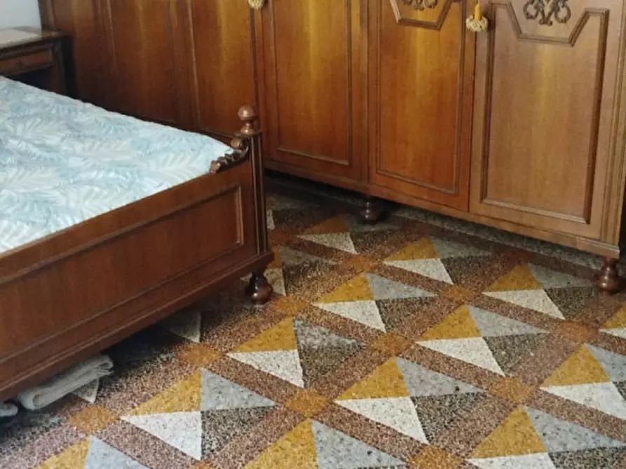 Immagine 2 di Appartamento in vendita  in V. Colombo, 16121 a Genova
