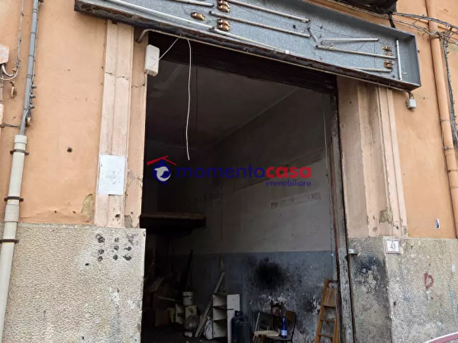 Immagine 2 di Garage in vendita  in Via Nino Bixio 43 a Reggio Di Calabria