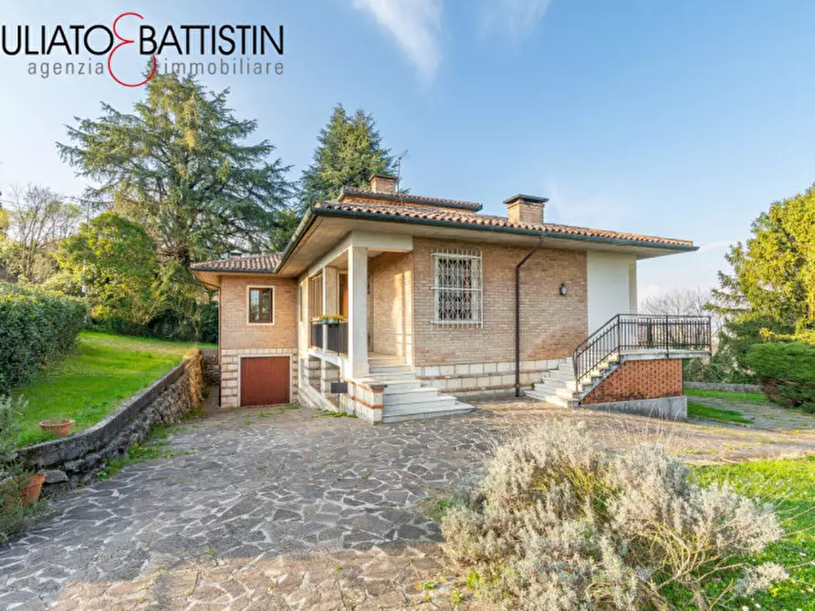 Immagine 1 di Villa in vendita  in Via delle Vigne a Creazzo