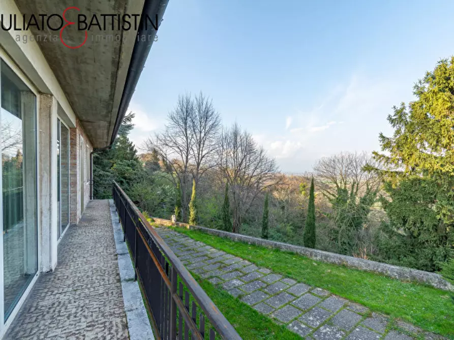 Immagine 6 di Villa in vendita  in Via delle Vigne a Creazzo