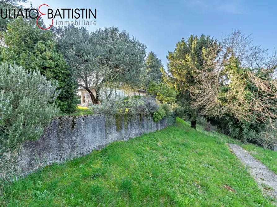 Immagine 15 di Villa in vendita  in Via delle Vigne a Creazzo