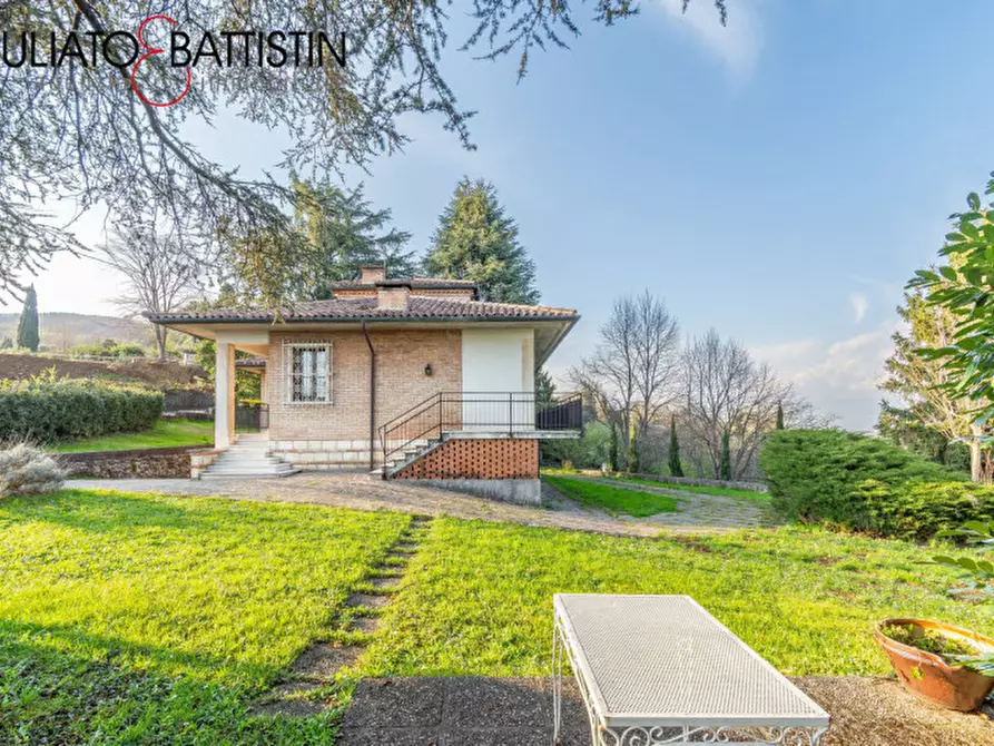 Immagine 21 di Villa in vendita  in Via delle Vigne a Creazzo