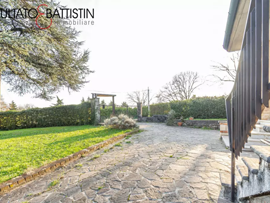 Immagine 22 di Villa in vendita  in Via delle Vigne a Creazzo