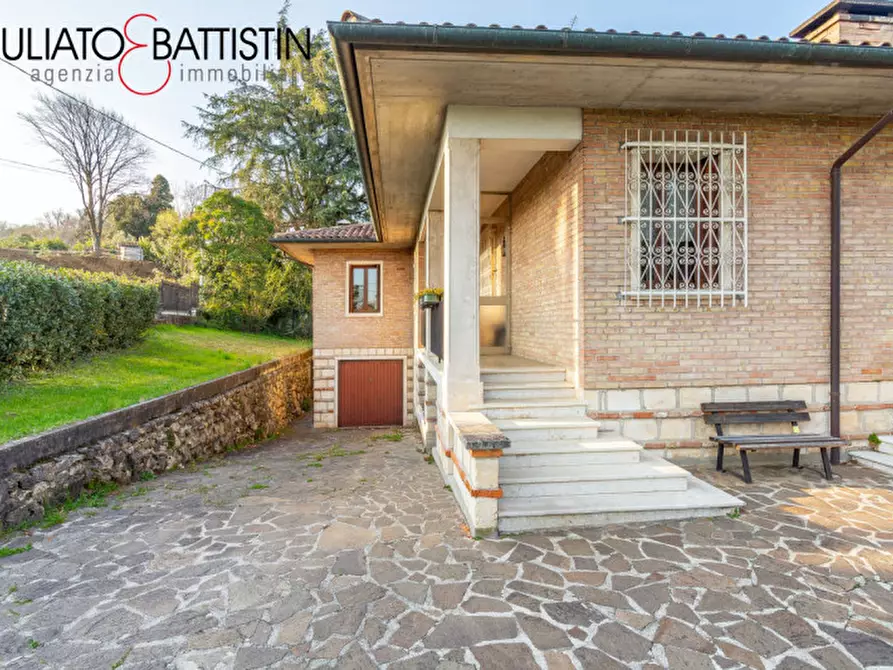 Immagine 23 di Villa in vendita  in Via delle Vigne a Creazzo