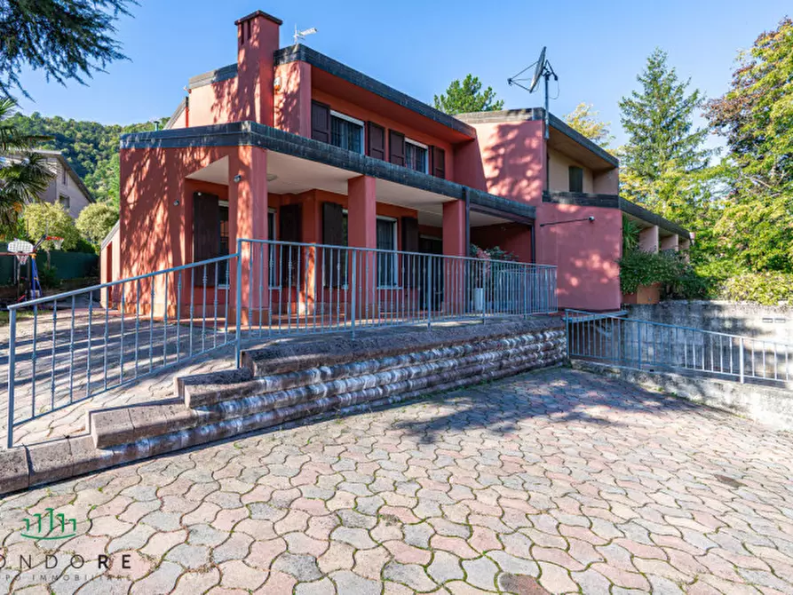 Immagine 3 di Casa bifamiliare in vendita  in Via Belvedere a Sasso Marconi