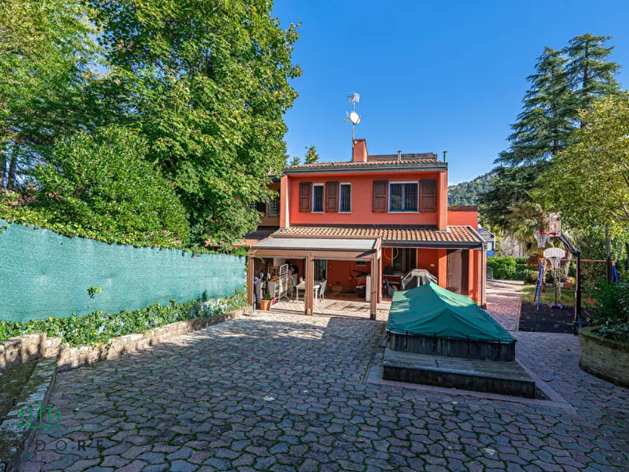 Immagine 9 di Casa bifamiliare in vendita  in Via Belvedere a Sasso Marconi